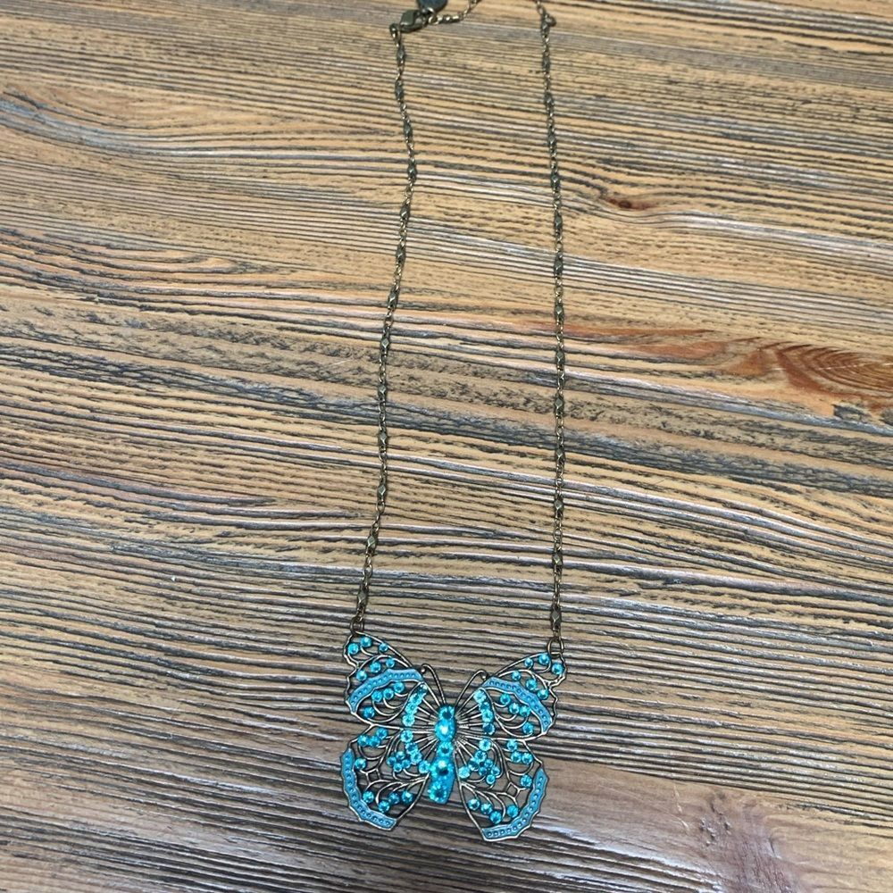 Blue Filigree Butterfly Necklace with Vintage Appeal NWOT - Picture 5 of 15